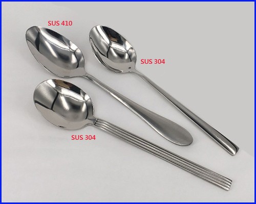 厂家供应 304 410不锈钢汤匙 不锈钢木柄汤匙 椭圆勺汤匙 不锈钢汤勺 小杓子 圆勺